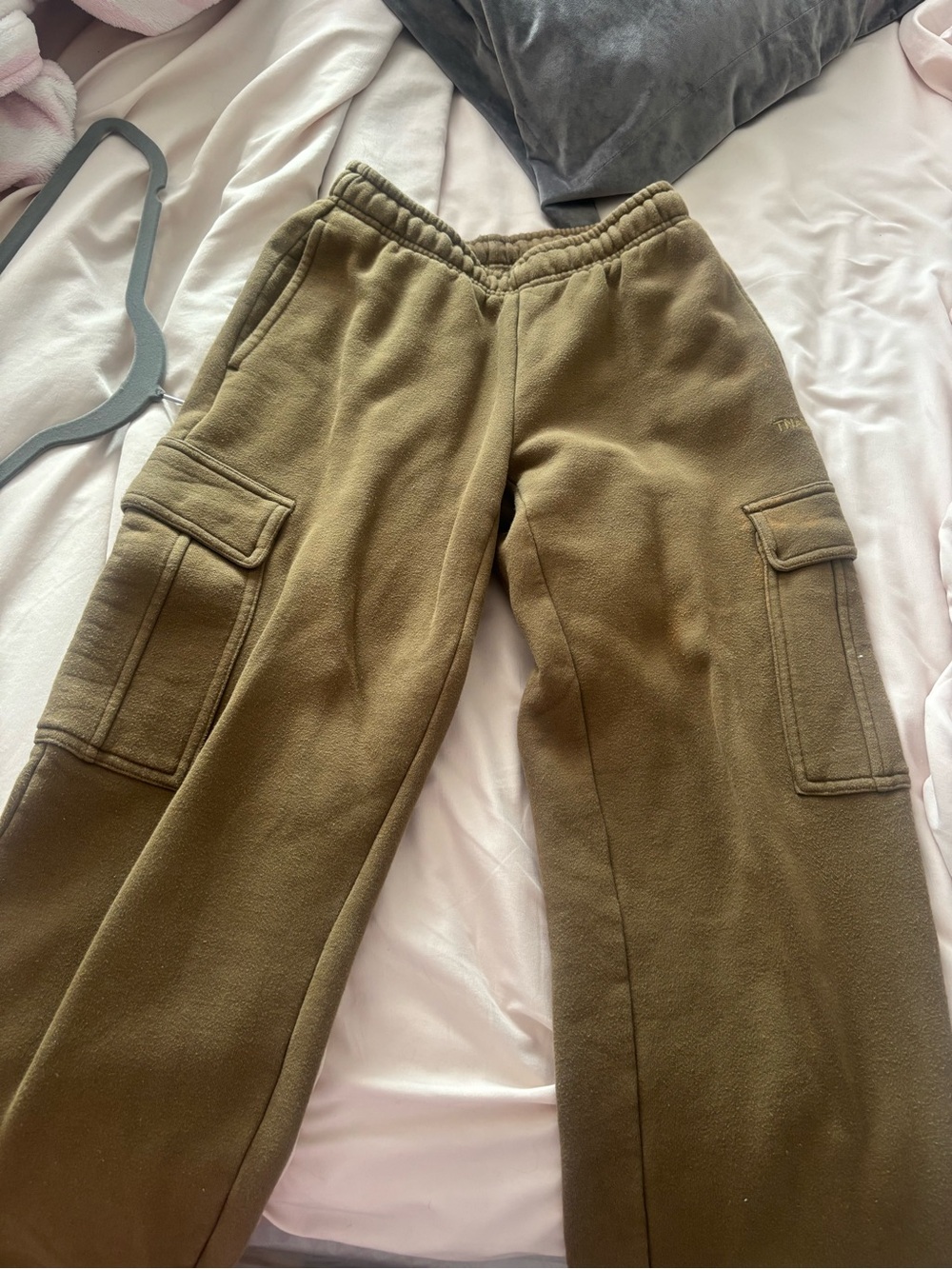 Aritzia cargo sweatpants